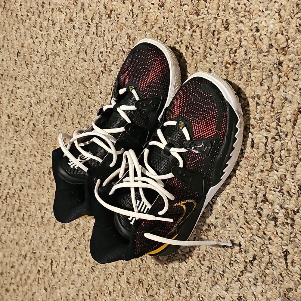 RARE! Nike Kyrie 7 SP21 'Roswell Rayguns' CQ9326-003 SIZE 5.5Y...EXCELLENT COND.